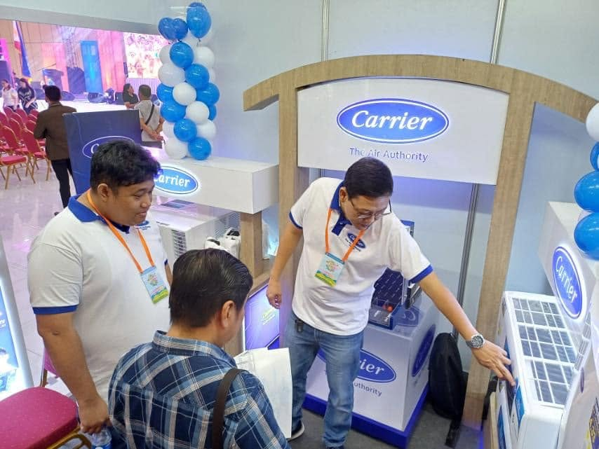 Parallel Aire trade booth and commercial product display